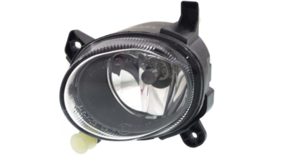 Proiector ceata Audi A1 (8X), 04.2010-01.2015 Audi A4/S4 (B8), 11.07-10.11 Combi ; A5/S5 (B8), 03.07-10.11 ; A6 (4G/C7), 01.2011-06.14 ; Q3 (8U), 06.11-02.15 Vw Passat CC (357), 06.08-02.12 Stanga Depo 8T0941699 , Tip Bec H11, Omologare Ece