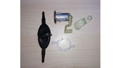 Butuc inchidere Renault Clio 2, Master 1998-2010, Scenic 1999-2003, Thalia/Symbol 1999-2008, Megane 1999-2002, cu 1 butuc blocare usa, dreapta sau stanga, fata,