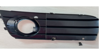 Grila bara fata Audi A4 B8 2007-2011, Dreapta, grila proiector ceata cu element cromat 8K0807682A-- O CLEMA RUPTA