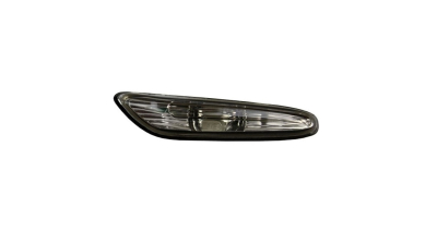 Lampa semnalizare aripa BMW Seria 1 (E81/E82/E87/E88), 09.2004-10.2013; Seria 3 (E90/E91), 2004-2012; 3 (E92/93) COUPE/CABRIO, 09.2006-03.2010; X1 (E84), 09.2009-07.2012, partea Stanga, tip bec WY5W; fumuriu; fara soclu bec;