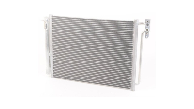 Condensator climatizare BMW X5 E53, 02.2002-11.2006, motor 4.6 V8, 255 kw/265kw benzina, cutie automata, full aluminiu brazat, 540 (495)x390x16 mm, cu uscator si filtru integrat