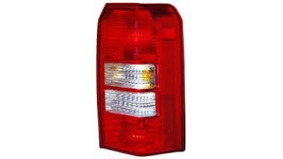 Stop spate lampa Jeep Patriot (Pk), 01.2007-2008, spate,omologare SAE, cu suport bec, tip USA, 3 gauri, 5116238AB; 5116238AC, Dreapta