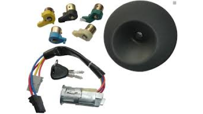 Set yale inchidere Renault Kangoo (Kc/Fc), 03.1998-01.2008 cu chei, cu 2 butuci blocare usa, cu blocare portbagaj si apasati butonul de eliberare, cu blocare aprindere cu capac de combustibil, 7701472590,