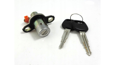 Butuc yala portbagaj Toyota Carina E (T19), 1992-1998, cu cheie,