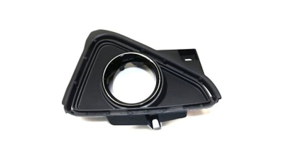 Capac gaura proiector bara fata Toyota Rav4 (Xa40), 12.2015-, parte montare dreapta, trebuie vopsita, fara primer, cu gaura far ceata, cu ornament negru, 81X327-4, Aftermarket