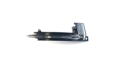 Lampa semnalizare oglinda Audi A3 (8P) 04.2008-05.2010, A4/S4 (B8), 11.07-05.2009, A5/S5 (B8), 03.07-05.2009 , A6 (C6), 10.08-03.11 , A8 (D3), 09.2007-01.2010, Q3 (8U), 06.11-02.15 BestAuto Vest partea Dreapta
