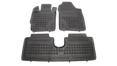 Set covorase auto din cauciuc Toyota Yaris 3, 5-usi, dupa 2011 , presuri tip tavita marca Rezaw Plast
