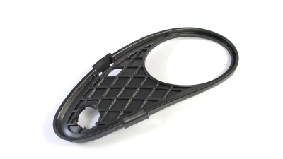 Grila bara fata Mercedes Clasa C (W203) 05.2000-2003 ( fara Coupe) , Dreapta, 2038850623, 500327-2 cu locas pentru proiectoare