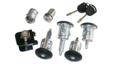 Set yale Ford Transit (V184/5) 05.2000-04.2006, cu chei, contine 4 butuci usa, 1 butuc capota, 1 butuc contact pornire, 1 butuc buson rezervor, 1C1AV22050BA,